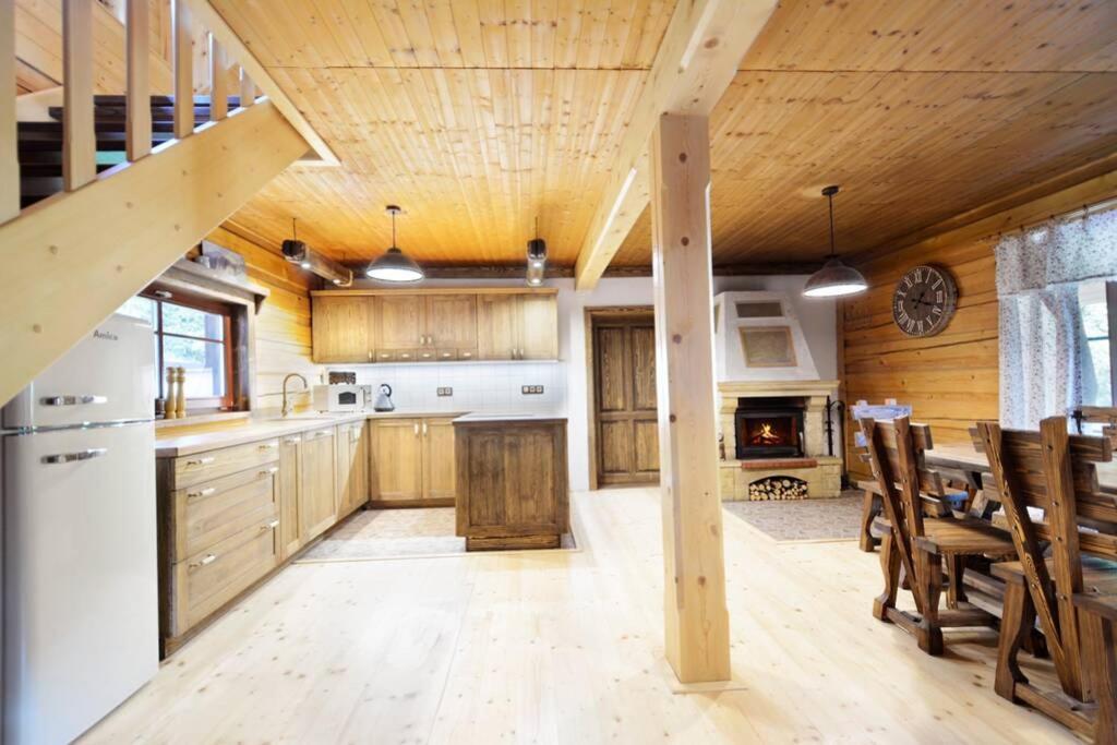 Wooden House In The Heart Of The Giant Mountains With Own Hill *